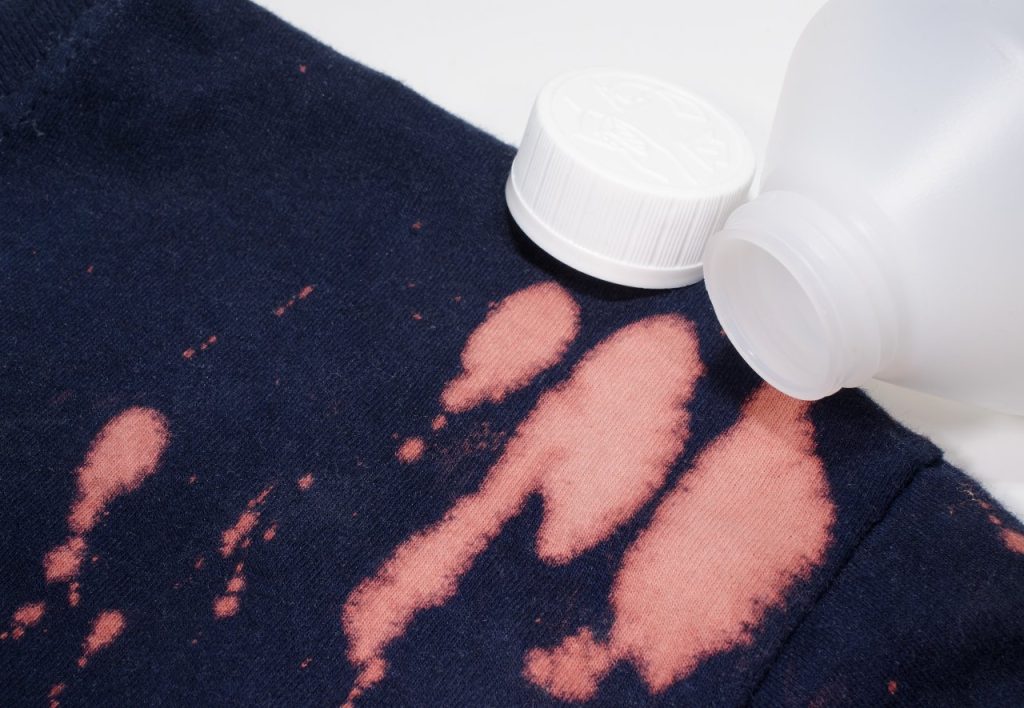 How to Remove Stains from Black Clothes Without Damage 2 How to Remove Stains from Black Clothes Without Damage